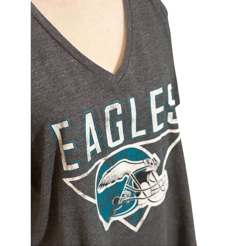 NFL Philadelphia Eagles gray v-neck graphic t-shirt - XXL - Picture 2 of 7